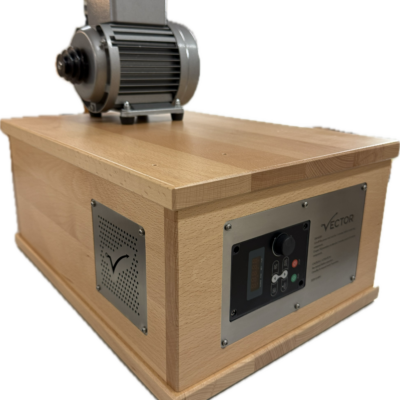 VECTOR-Motor-mit Holzuntergestell